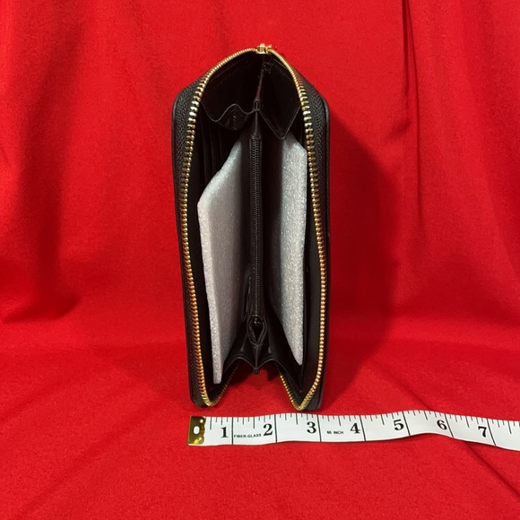 Badgley Mischka Wallet - Picture 14 of 14